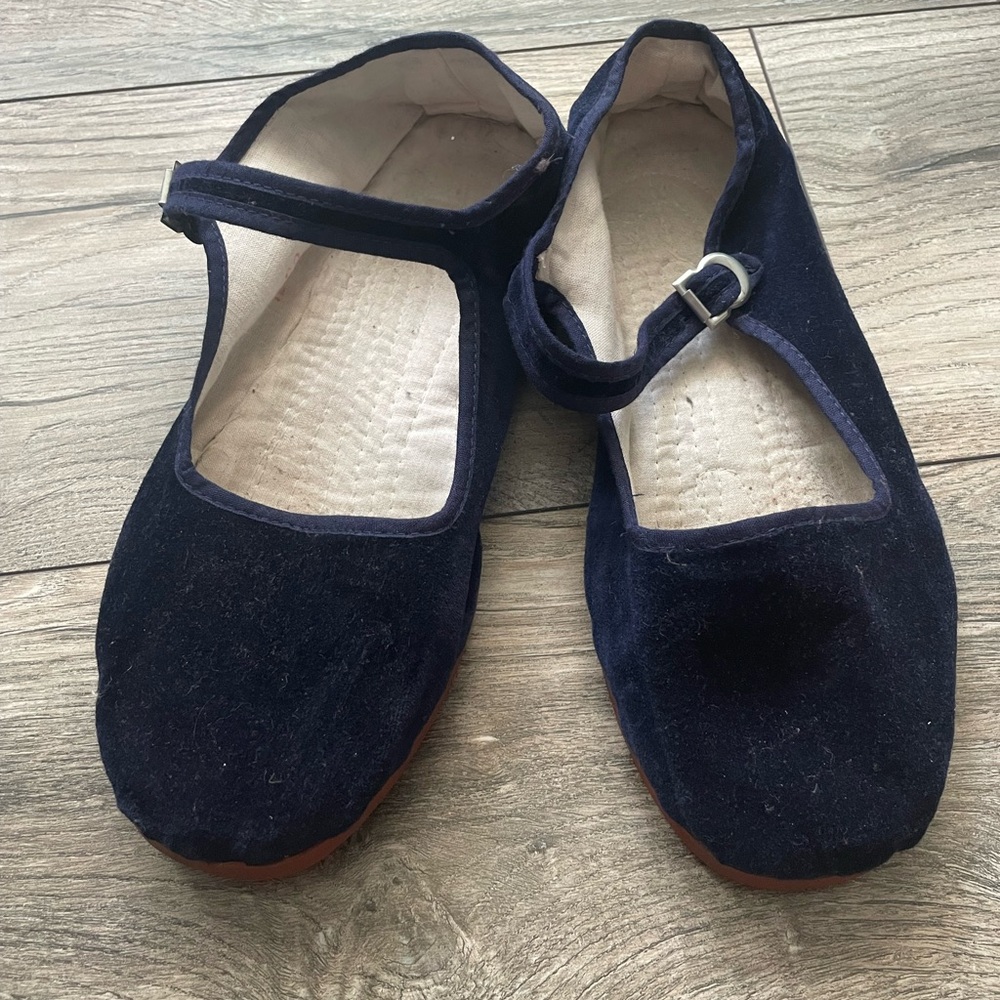 Blue velvet Mary Jane slipper size 38.